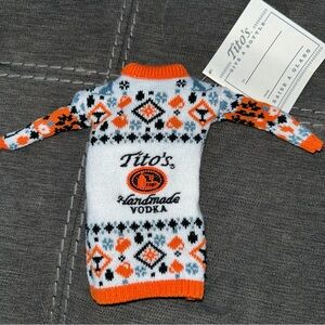 Tito’s Vodka sweater NWT tiny sweater for bottle
